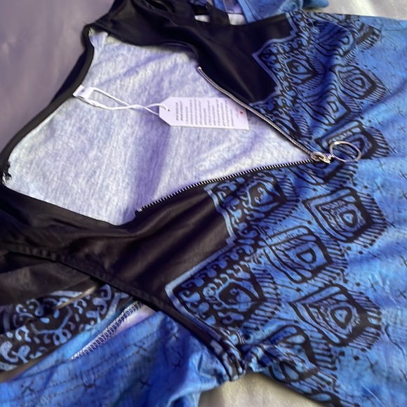 Never worn cute top - Picture 2 of 4